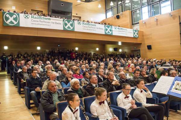 media/k2/galleries/4948/thumbs/raiffeisen_reuniungenerala.jpg