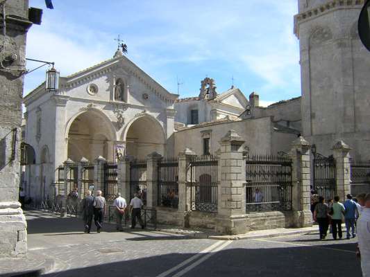 media/k2/galleries/7097/thumbs/Santuario_san_michele_arcangelo.jpg