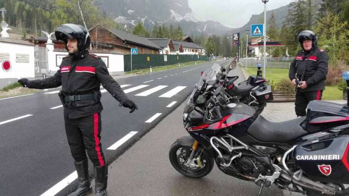 media/k2/galleries/7478/thumbs/corvara_carabiniers.jpg