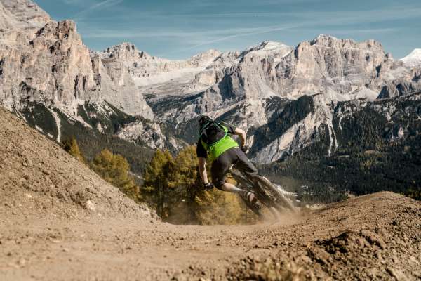 media/k2/galleries/7554/thumbs/Bike_Beats_-_Alta_Badia_Trails__by_Alex_Moling_3_Large.jpg