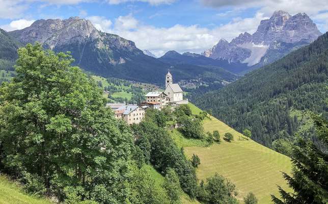 media/k2/galleries/8318/thumbs/1200px-Colle_Santa_Lucia.jpg