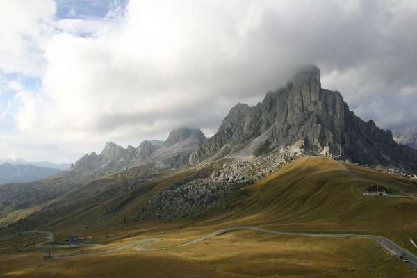 media/k2/galleries/10135/thumbs/Passo_di_Giau.jpg