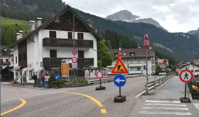 media/k2/galleries/10264/thumbs/Lurieres_pent_Ciampedel.jpg