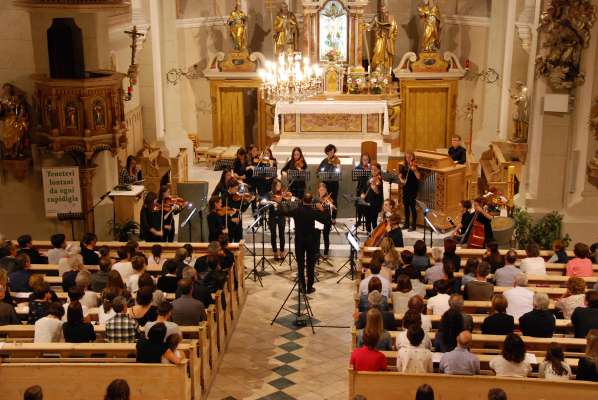 media/k2/galleries/10605/thumbs/orchestra_1.jpg