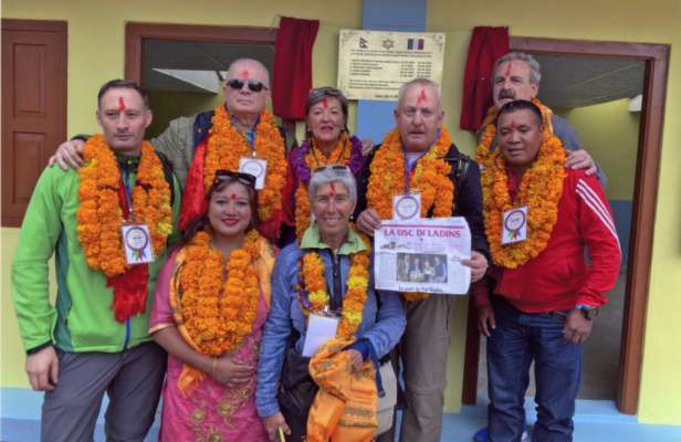 Attilio Dantone à portà a compiment 2 scoles tel Nepal.
