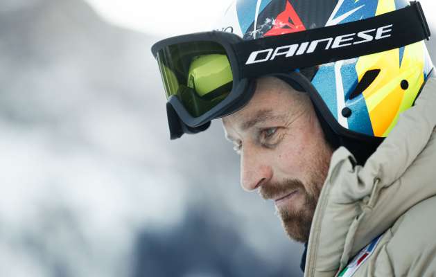 Manfred Mölgg le de dla gara de Adelboden, denanche al sozedess l’inzidënt. (© Gabriele Facciotti/Pentaphoto)
