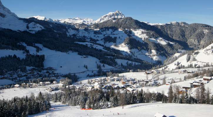 Odüda sön le paisc de Badia: le comun de Badia é chël che á albü la maiú rezesciun. (© Freddy Planinschek)
