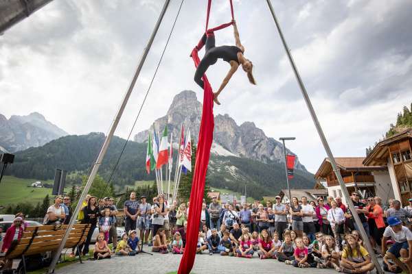 media/k2/galleries/11901/thumbs/turism_corvara_spetacul.jpg