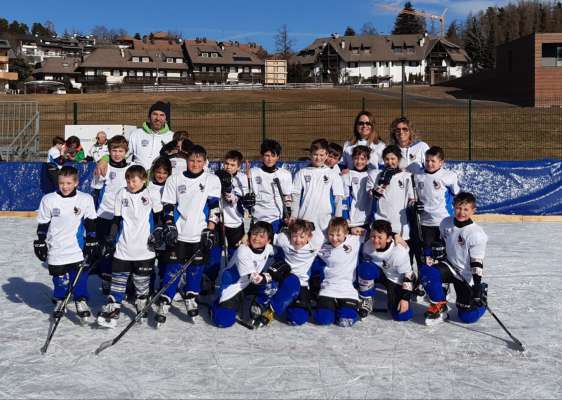 La squadra di falchec al Pond Hockey.
