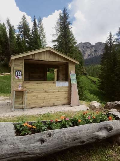 La nuova cassa fora dal ciastel.
