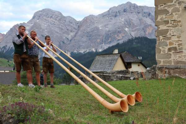 Le trio de corgn da munt. (© Pablo Palfrader/La Usc di Ladins)
