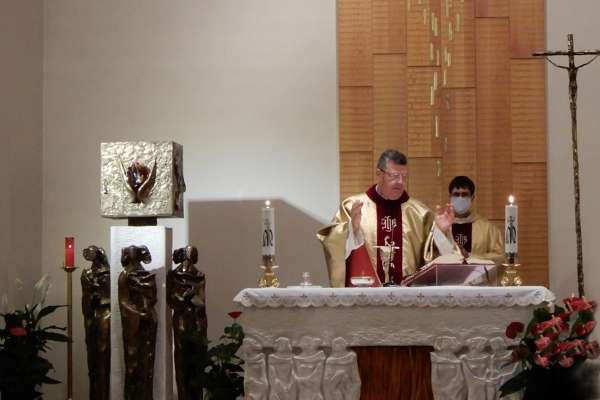 La messa per i 40 egn de ordenazion e i 30 egn de prejenza de don Nicola a Poza. 
