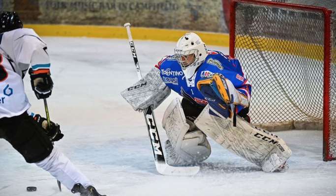 L clasc 2003 Marco Felicetti a defener la porta di Falcons (foto de Doriano Brunel)
