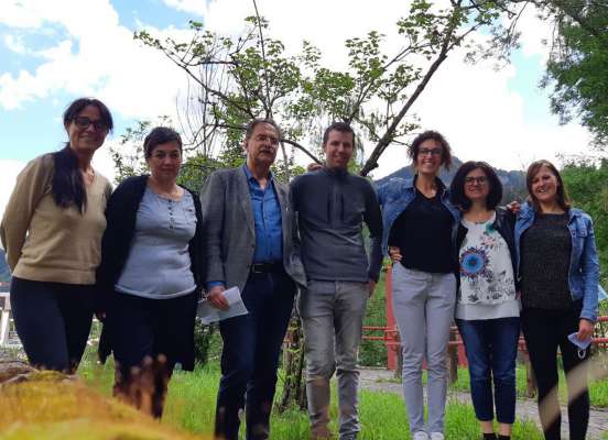 L staff de l’ICL con l diretor Fabio Chiocchetti pec dis dant che l vae en penscion.
