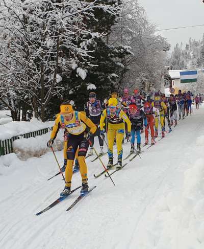 media/k2/galleries/14715/thumbs/Marcialonga_2021_femenes_bandiera_ladina.jpg