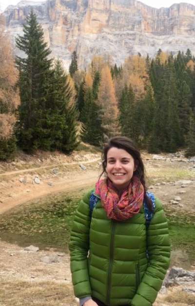 Romina Bernardi stüdia Medejina a Desproch. Studié da doturia tratan na pandemia é na desfida particolara. 

