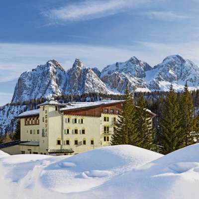 media/k2/galleries/15082/thumbs/BB-Hotel-Cortina-Passo-Tre-Croci_foliet.jpg