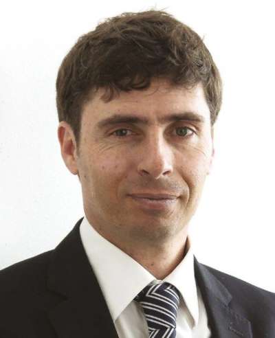 Elmar Castlunger é sté aconsiadú, assessur resp. vizeombolt de Badia cina de setëmber dl ann passé, dal 2005 inant. (foto: prospet lital dla lista deburiada/2015)
