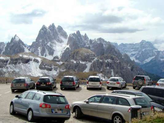 Auti sui jouves de la Dolomites.
