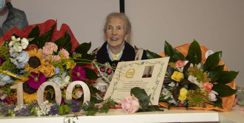 Mëda Clara Campei da Funtanela/La Val á complí la bela eté de 100 agn. (Foto: Esther Elzenbaumer)
