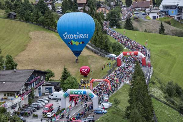 Le comité laora inant por organisé la ediziun numer 34 dla Maratona dles Dolomites, che sará iniann ai 4 de messé. 
