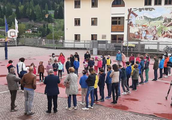 media/k2/galleries/16020/thumbs/consegna_ciutres_Moena2.jpg