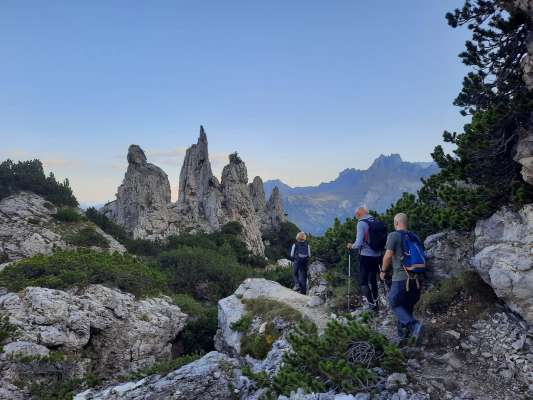 La Ulss l’à conzedù de podè fà le variole incia a chi che ven sa mont e se ferma n lonch, n pi a chi che laora n provincia de Belum.
