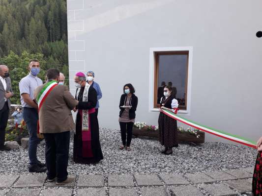 En moment de l’inaugurazion dei laour de ristruturazion.
