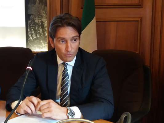 Luigivalerio Sant’Andrea ‘l à fato in Anpezo i laore par i Canpionate del mondo de schie 2021; ades el varda chi par ra Olimpiades d’inverno 2026.
