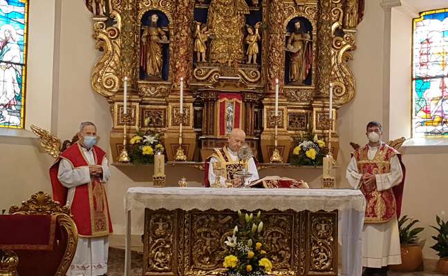 La messa ofizièda dai doi frèdes che à festejà l cedean de ordenazion.
