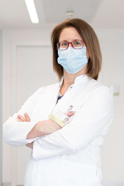 Livia Borsoi, direturia dl sorvisc aziendal de igiena y sanité publica (SISP) tl ospedal da Bornech. 
