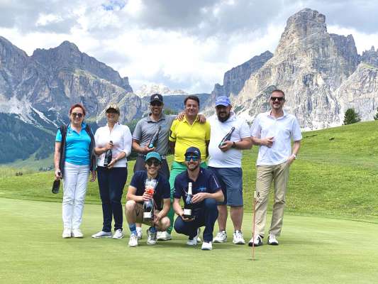 I sogadus de golf che á davagné le torné en domënia sön le ciamp Tranrüs da Corvara. 
