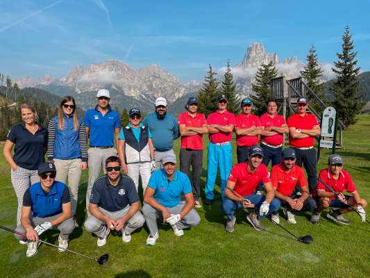 I sogadus che á tut pert al trofé »Ryder Cup« sön le ciamp Tranrüs da Corvara. 
