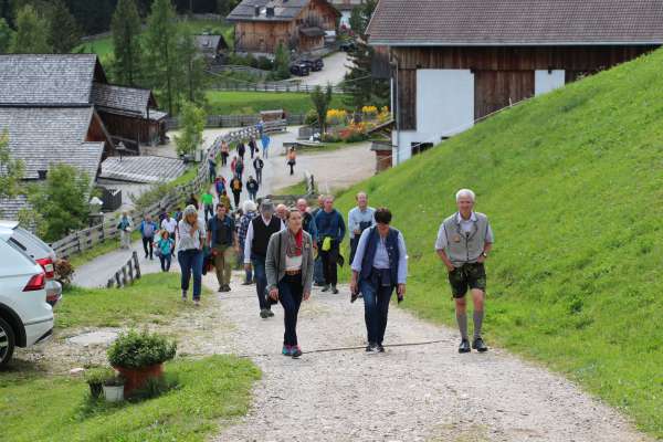 Lungiarü zënter di paisc dl alpinist