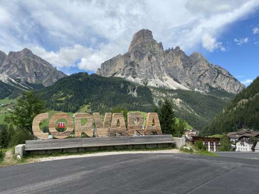 A Corvara él gnü lité por renové i consëis de aministraziun dles fraziuns. 

