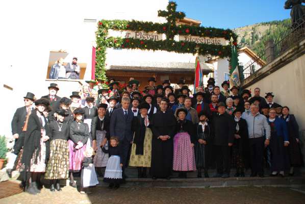 Gran festa nta Fodom per el nuof Degán.
