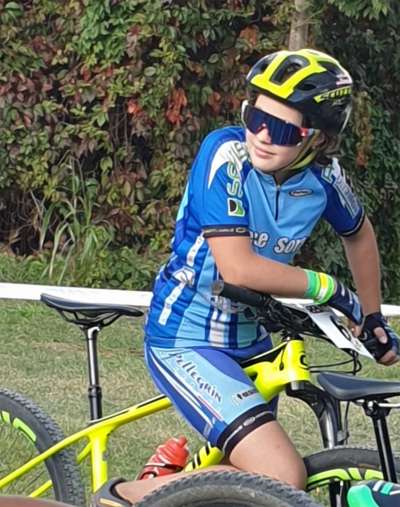 Giorgia Ciocca à vent la Legnano Bike.
