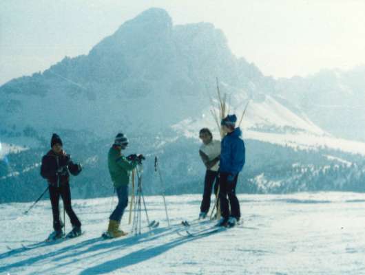 Invern 1983/84: alenamënt dl "SC Antermëia": Oswald é le 3. dmc, che ciara ca. (Foto: privat)
