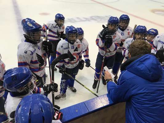 media/k2/galleries/17506/thumbs/hockey_under.jpg