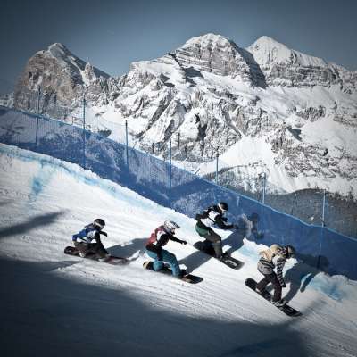 De cuatro, in pista par ‘na gara de snowboard cross in Faloria: ‘l inverno che vien i fajarà ‘na Copa del mondo a Socrepes.
