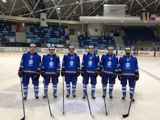 media/k2/galleries/17806/thumbs/Fascegn_Nazionala_hockey.jpg