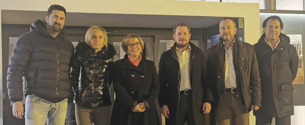 Da m.c.: l sëurastant dla SVP de Urtijëi Silvio Stuflesser, Lara Moroder, Sandra Comploj, l assessëur regiunel ladin Manfred Vallazza, Ewald Moroder y Pauli Rabanser.
