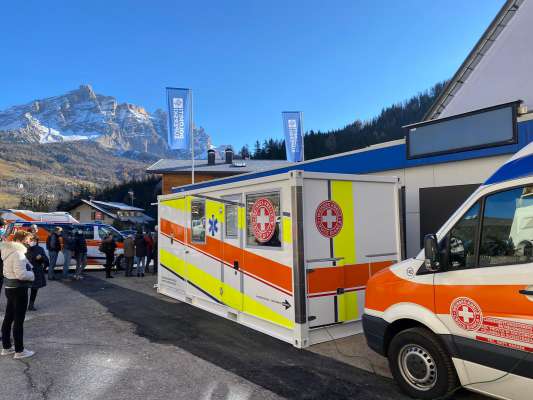 741 doses é gnüdes partides fora l'edema passada a La Ila. (foto: Diego Clara/Dolomiti Superski) 
