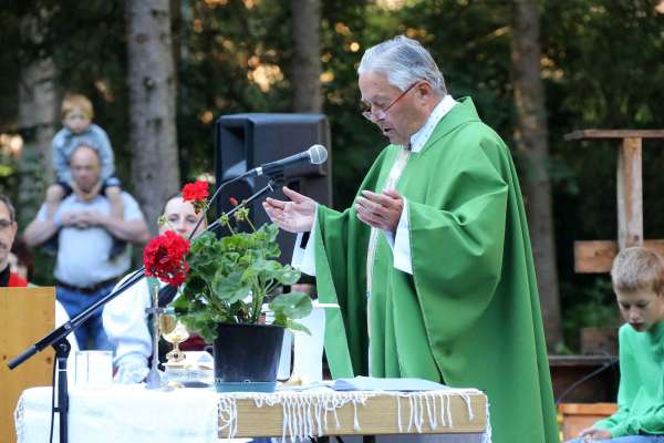 Siur Franz Sottara á dit la mëssa. (© Freddy Planinschek)
