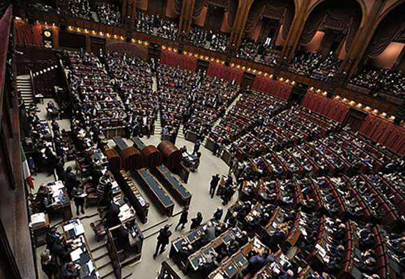 Le salf de Montecitorio te na sentada dl Parlamënt ti agn passá. foto: camera.it
