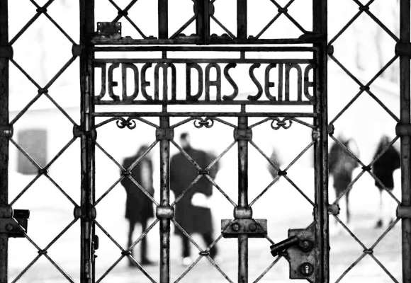 media/k2/galleries/18387/thumbs/Scrita_Ciancel_Buchenwald.jpg