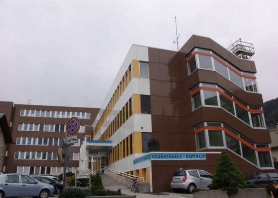 La Junta provinziala da Balsan á dé löm vërda al proiet "Restrotoraziun dl Ospedal da Sanciana" y ala mudaziun relativa dl Plann regoladú de comun da Sanciana. (foto: asp)
