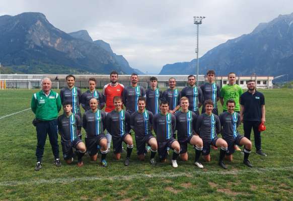 La pruma squadra del Fascia Balon che à jià e vent contra l Valsugana.
