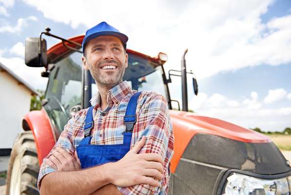 media/k2/galleries/19803/thumbs/young-farmer-taking-care-his-business_web.jpg