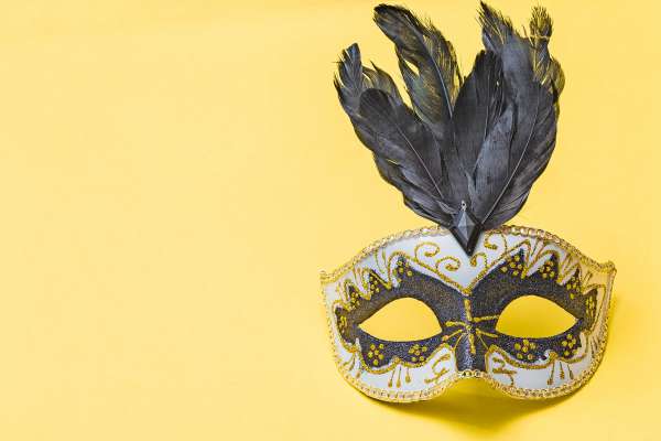 media/k2/galleries/19896/thumbs/carnival-mask-with-feathers_web.jpg